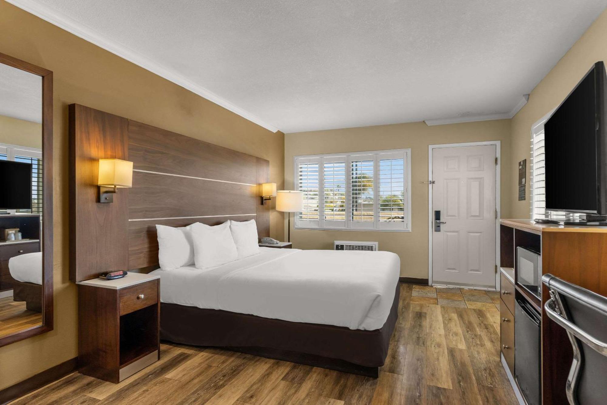 Comfort Inn San Diego Airport At The Harbor מראה חיצוני תמונה